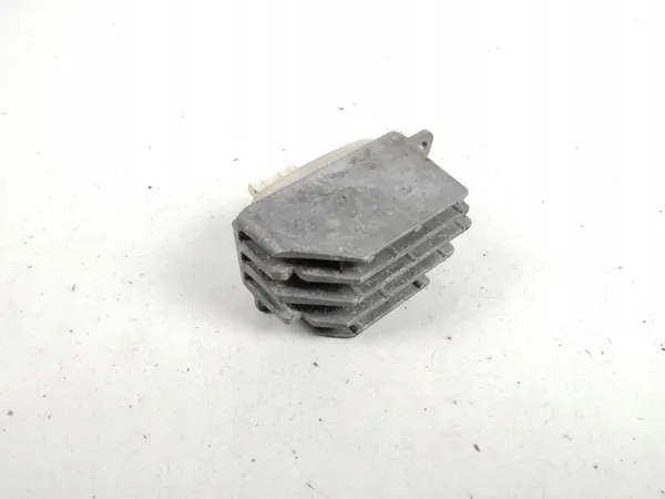 BMW 5 G30 G31 G38 DRL OEM 10390120780 image 2