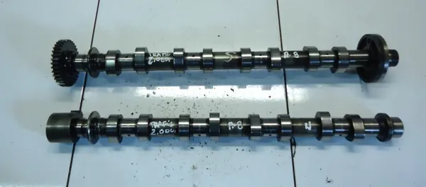 Arbre à cames échappement OEM Renault Trafic II Opel Vivaro 2.0DCI image 2