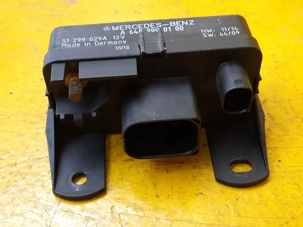 Sytytystulppakontrolleri Mercedes-Benz OE A648 900 0100 image 2