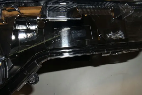 Conjunto de faros delanteros Toyota Corolla E210 E21 2021 OEM image 6