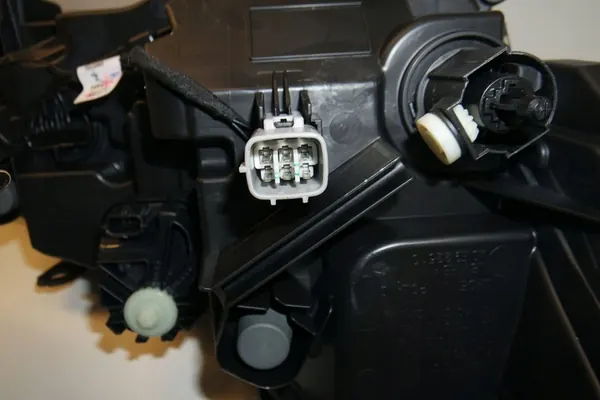 Conjunto de faros delanteros Toyota Corolla E210 E21 2021 OEM image 7