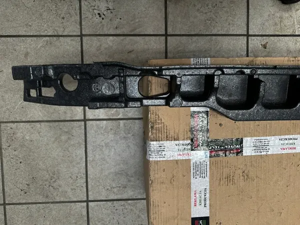 OEM 571807248B Frontstoßstangen-Schaumstoffabsorber VW Tiguan image 3