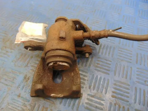 FORD MONDEO MK4 KOMBI 1.8TDCI Rechte Hinterradbremszange image 5