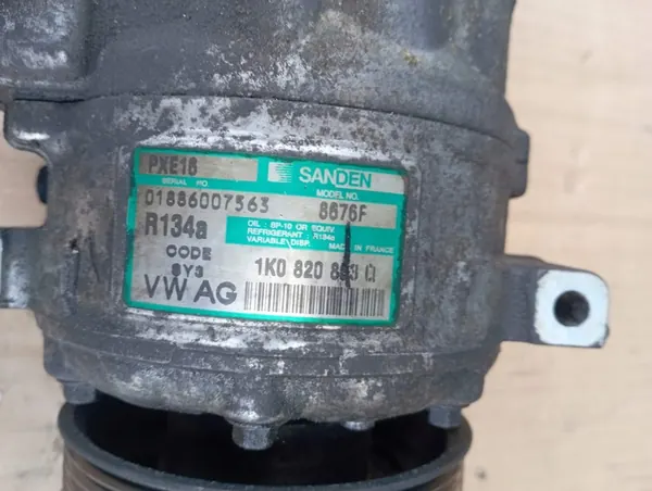 VW Touran I 2.0 TDI Ilmastointikompressori image 2