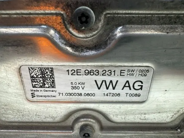 Audi OE kylvätskevärmare för A3 S3 8V 2015 image 9