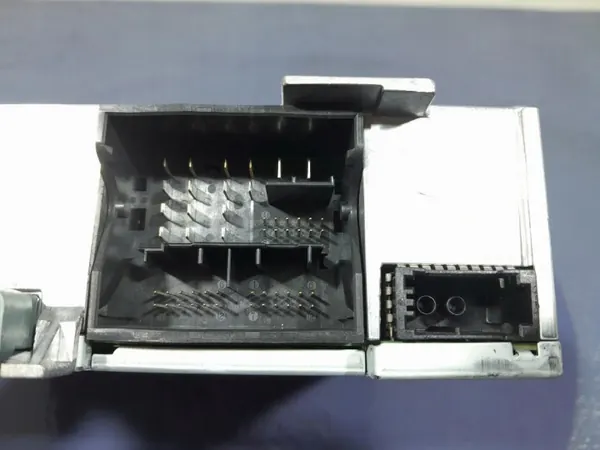 Audi Q7 II Multimediastation OEM 4M1035044B image 7