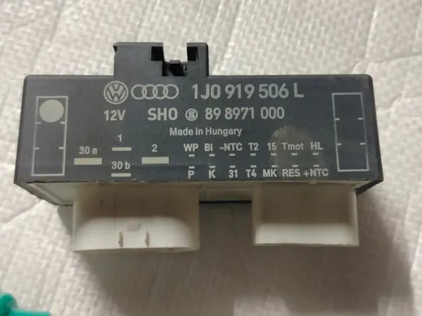 Módulo controlo ventoinha OEM 1J0919506L para Audi A3 8L image 2