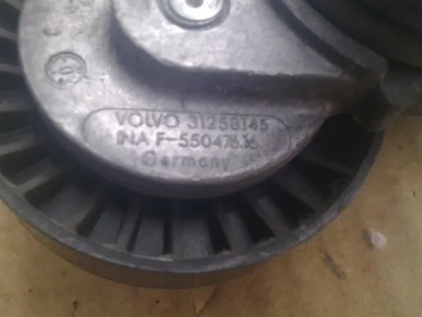 VOLVO XC60 2.4 D Polea de Tensor 31258145 image 2