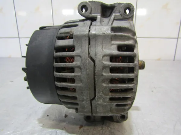 MERCEDES C-KLASA W202 93-01 2.2 CDI Alternator image 2