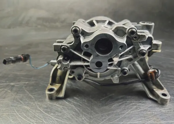Jaguar oljepump OEM G4D36L079E - Begagnad originaldel image 5