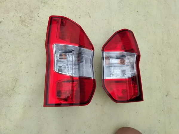 Vänster lampa Ford Transit Tourneo Courier 14+ OEM image 2
