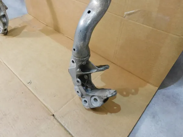 Audi Q5 8R Moottoritukitanko OEM 8R0399315G image 4