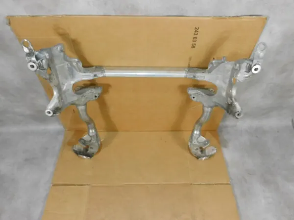 Audi Q5 8R Moottoritukitanko OEM 8R0399315G image 9