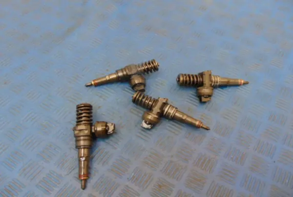 Juego de inyectores diesel VW Golf IV 1.9TDI OEM 0414720215 image 5