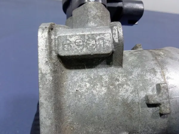 Kaasutinrunkio Suzuki OE OEM 18117-78F01 Ignisille image 10