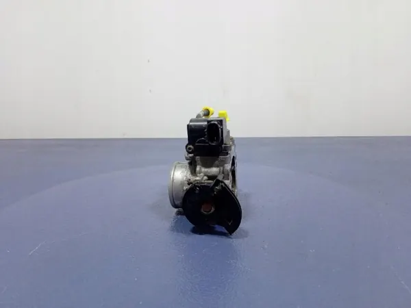 Kaasutinrunkio Suzuki OE OEM 18117-78F01 Ignisille image 4