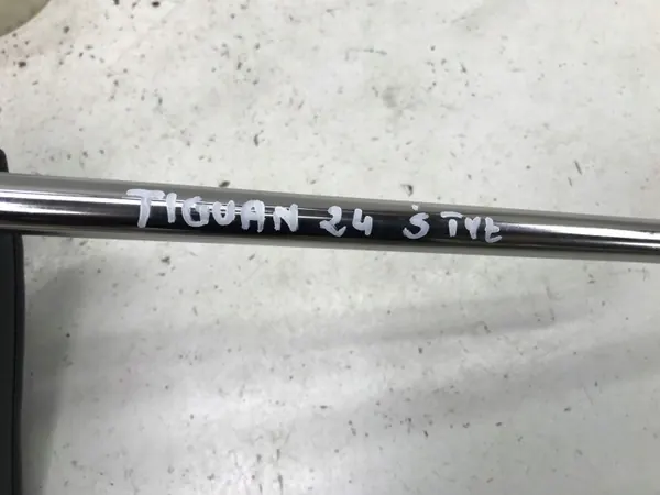 OEM 233321144 KULA 0909 Bakre huvudstöd för VW Tiguan III image 5