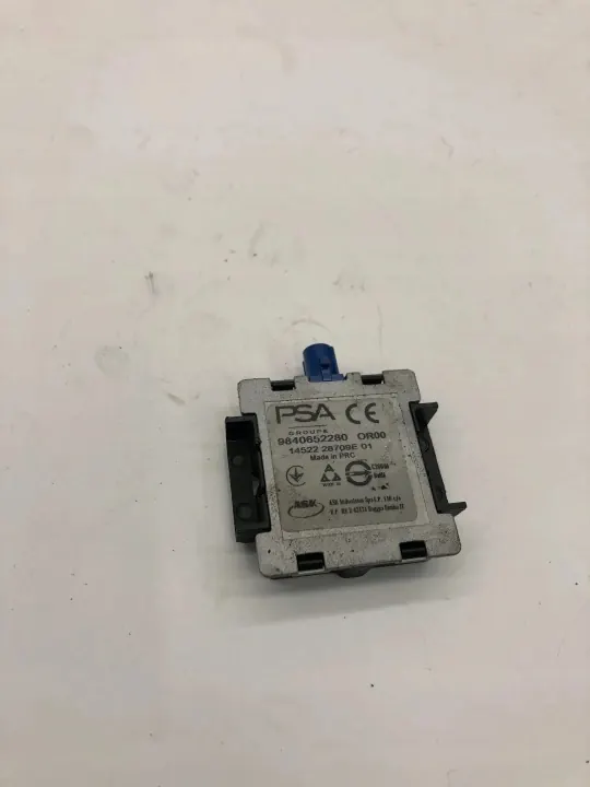 Amplificateur Antenne OEM 9840652280 pour Toyota ProAce II image 2