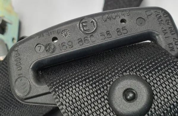 Mercedes W169 Rücksitzgurt Rechts OEM A1698605885 image 3