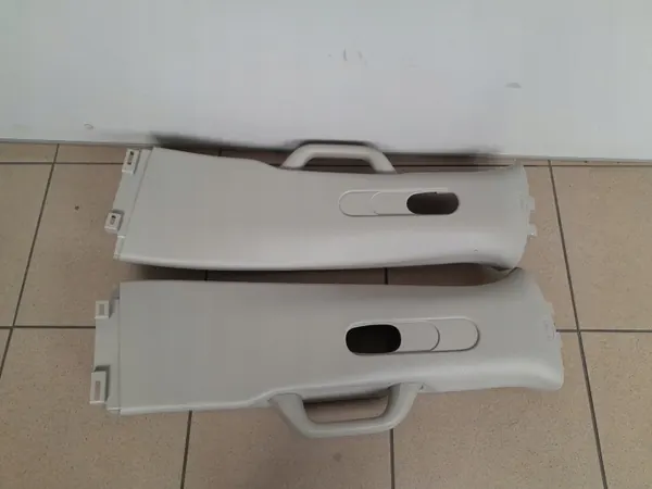 Couvre-pilier OEM 5RH54PD2AC pour Chrysler Pacifica 2017- image 2