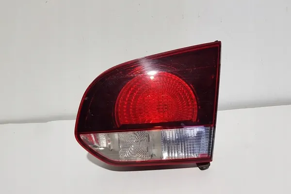 Luz de maletero derecha VW GOLF VI 5K0945094AA image 3
