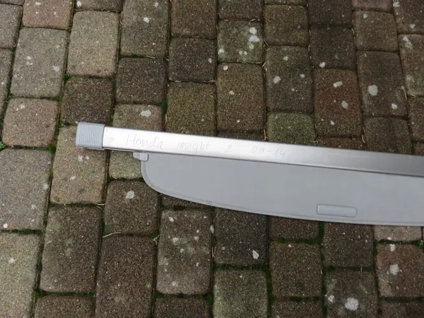 Honda Insight 2 Tavaratilan kansi 2009-2014 image 2