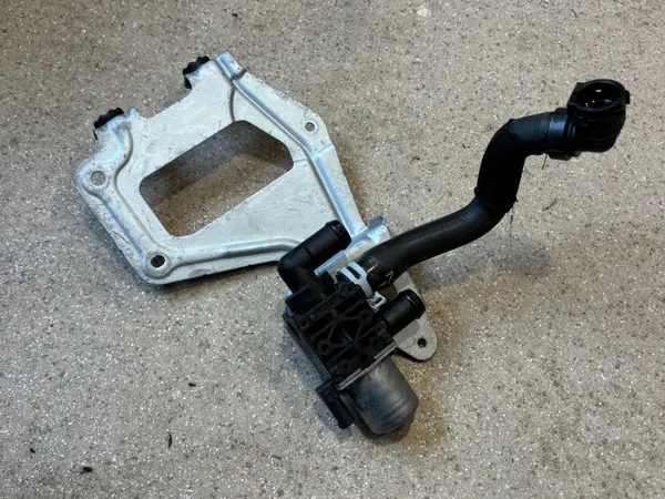 Válvula da bomba de água OEM 9037610 para BMW G20 G21 image 2