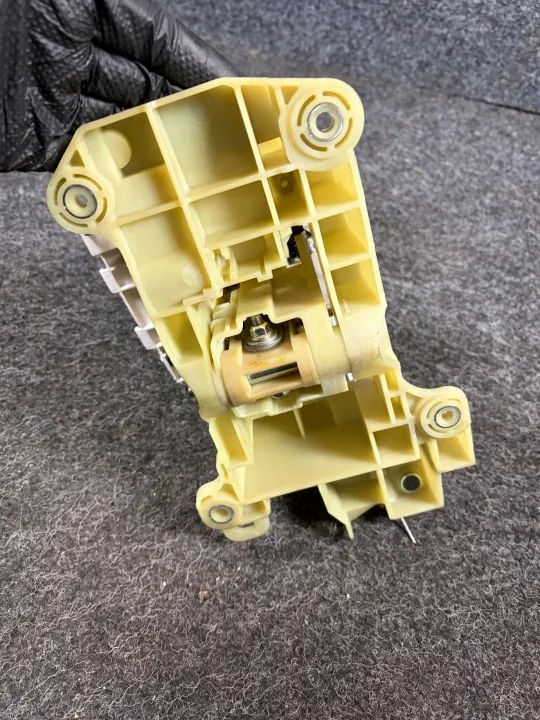 Kia Sorento I Lift Växelspak OEM A3E74 111 image 7