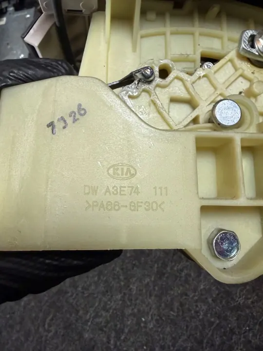 Kia Sorento I Lift Växelspak OEM A3E74 111 image 8