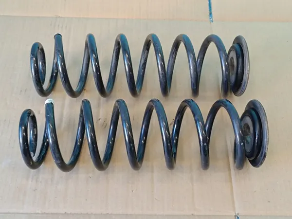 OEM 3Q0511115M Bakfjädring Skoda Superb image 4