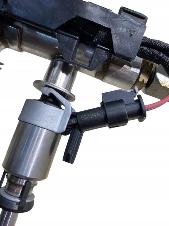 Rampe d'injection Audi A4 B9 A5 F5 2.0 TFSI image 7