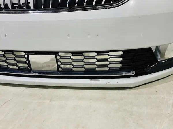 Paraurti anteriore SKODA RAPID 2011-2019 image 9