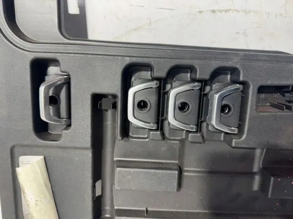 Suelo de maletero Audi A6 C8 OEM 4K9858967 - Usado image 4