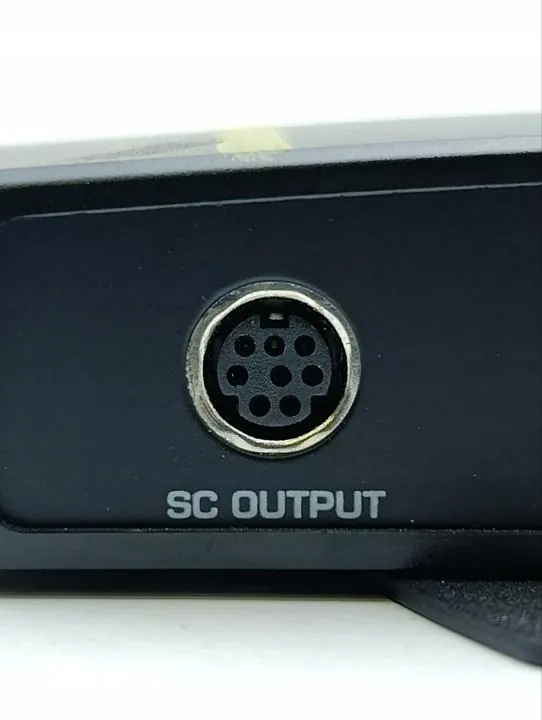 Dispositivo de entrada Maserati OEM 028560703900 Usado image 7