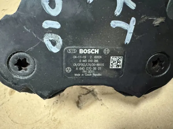 Mitsubishi Colt 2006 Hoge druk brandstofpomp OEM 0445010096 image 4