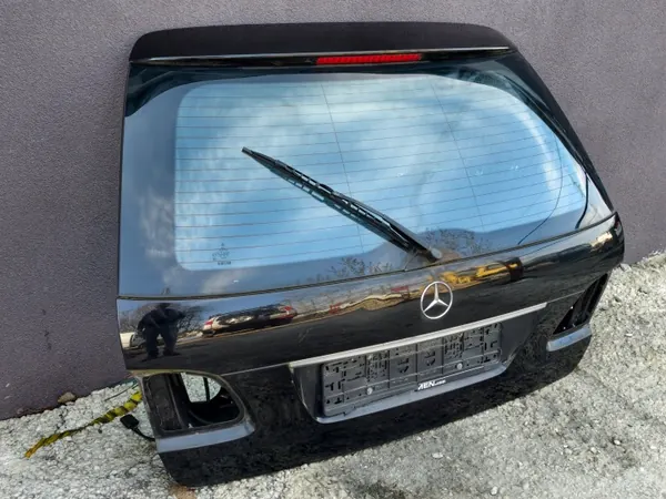 Mercedes W211 Portón Lift - OEM Negro - Usado image 3
