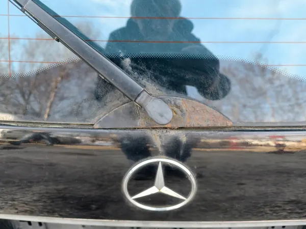 Mercedes W211 Portón Lift - OEM Negro - Usado image 9