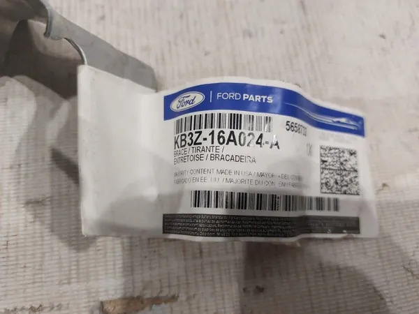 Suporte de para-lama dianteiro direito Ford Ranger 2019 image 3