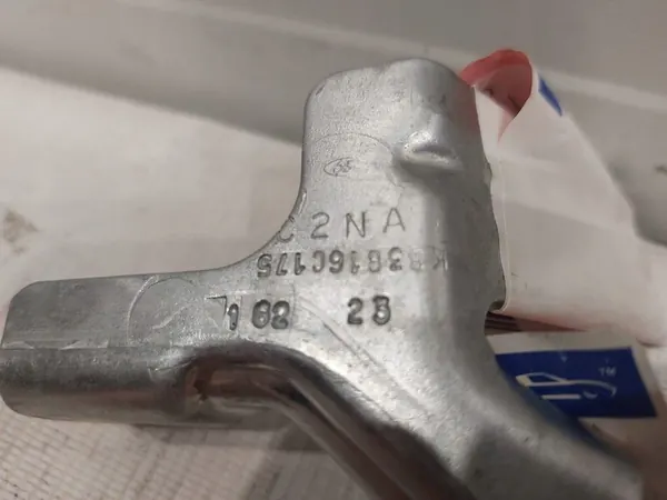 Suporte de para-lama dianteiro direito Ford Ranger 2019 image 4