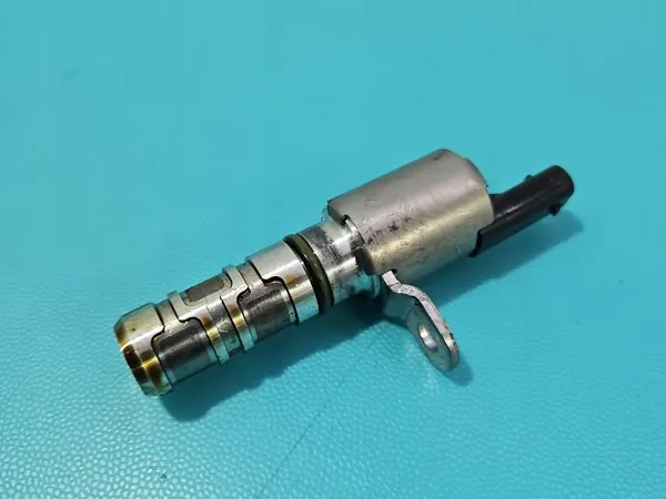Nokka-akselin anturi OEM 05C906455A Skoda Kamiq 1.0 TSI image 2