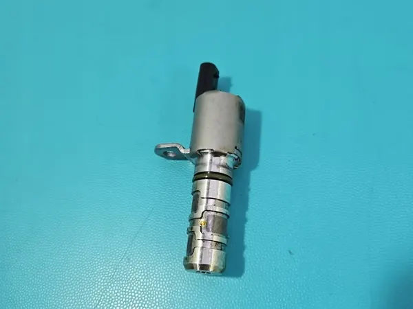Nokka-akselin anturi OEM 05C906455A Skoda Kamiq 1.0 TSI image 4