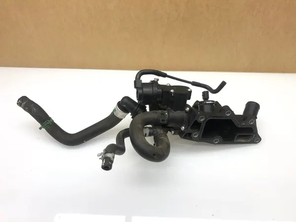 Renault Scenic IV 1.2 TCE Carcasa de Termostato y Mangueras image 2