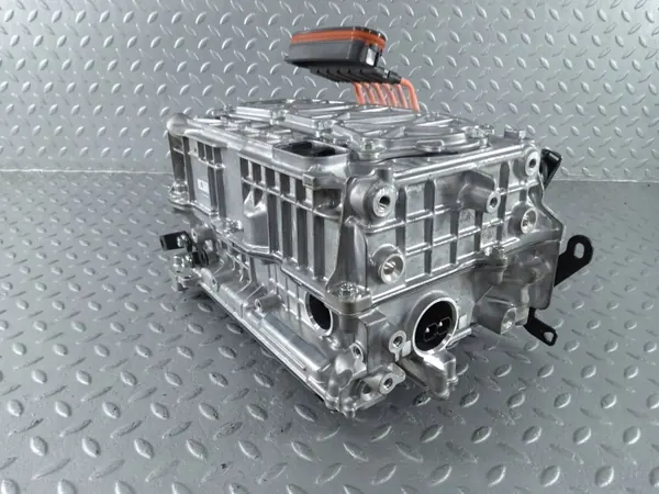Toyota OEM G920047380 Invertteri C-HR II 2024 image 3