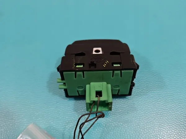 Interruptor de Alto-Falante Renault Twingo III 20-24 Elétrico 256A64412R image 5