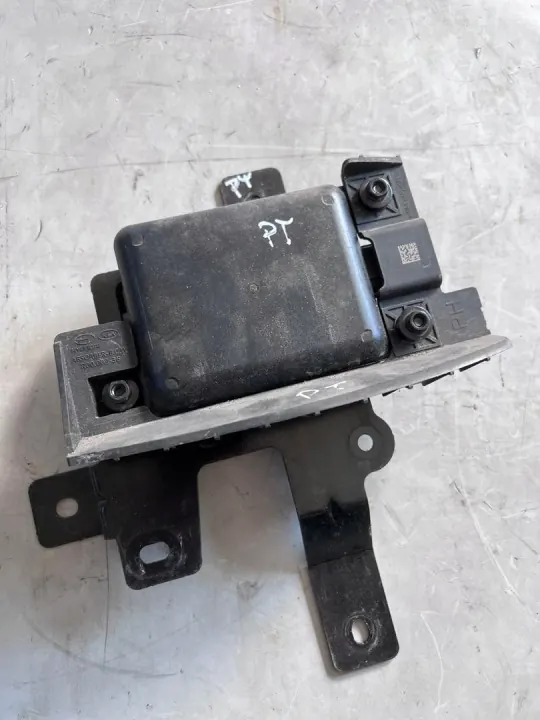 Kia Xceed Taka-Oikea Tutka OEM 99150-J7400 image 2