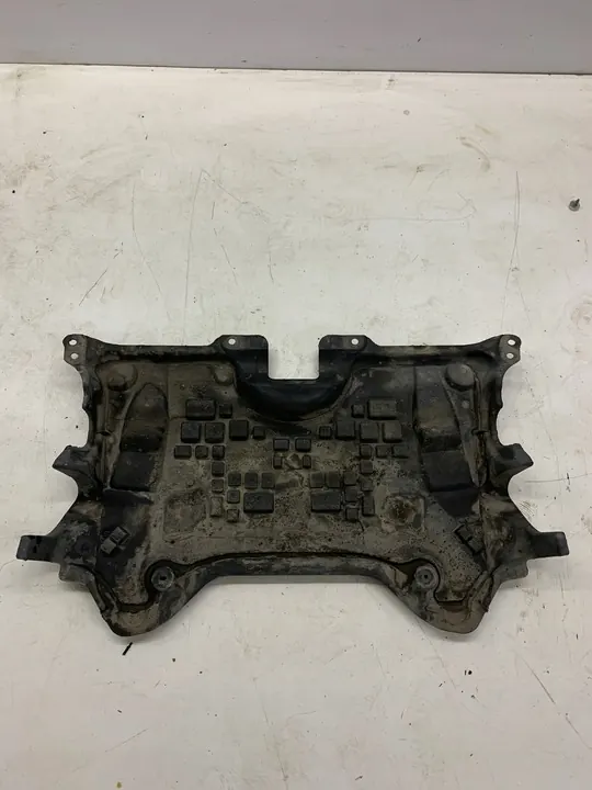 Underkåpa A2045203223 Mercedes W204 Coupe image 2