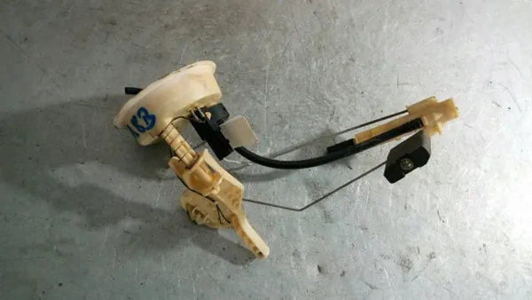 Brandstofpomp Drijver OEM 1183779 BMW E46 1.9 image 2