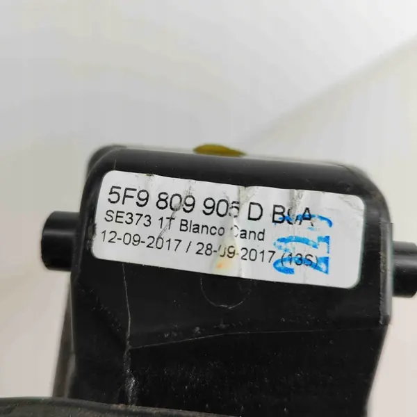Polttoainesäiliön kansi OEM 5F9809905D SEAT Leon 5F1 image 9