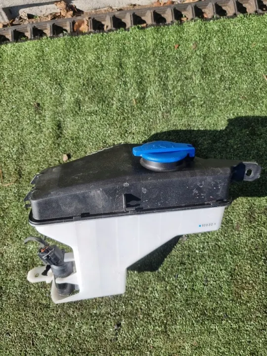 Scheibenwaschbehälter Hyundai IONIQ 5 OEM 98610-GI000 image 4