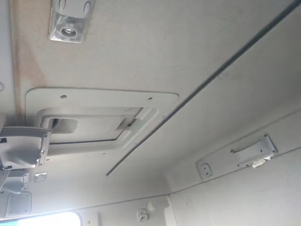 Cabina SISU C600 CAT usada - Qualidade OEM image 6